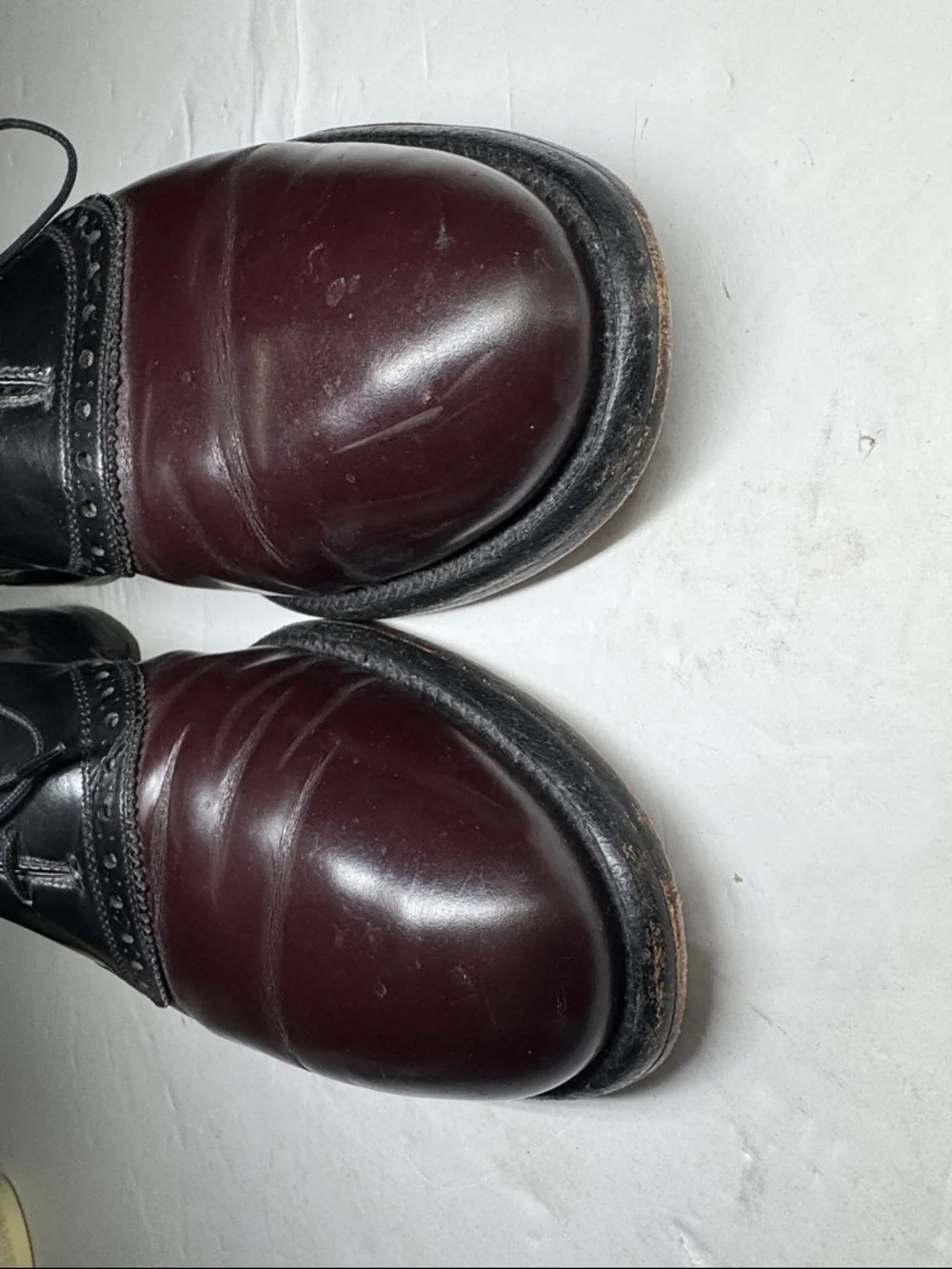 Allen Edmonds Polo Two-Tone Black and Burgundy Derby Oxfords 12 leather office